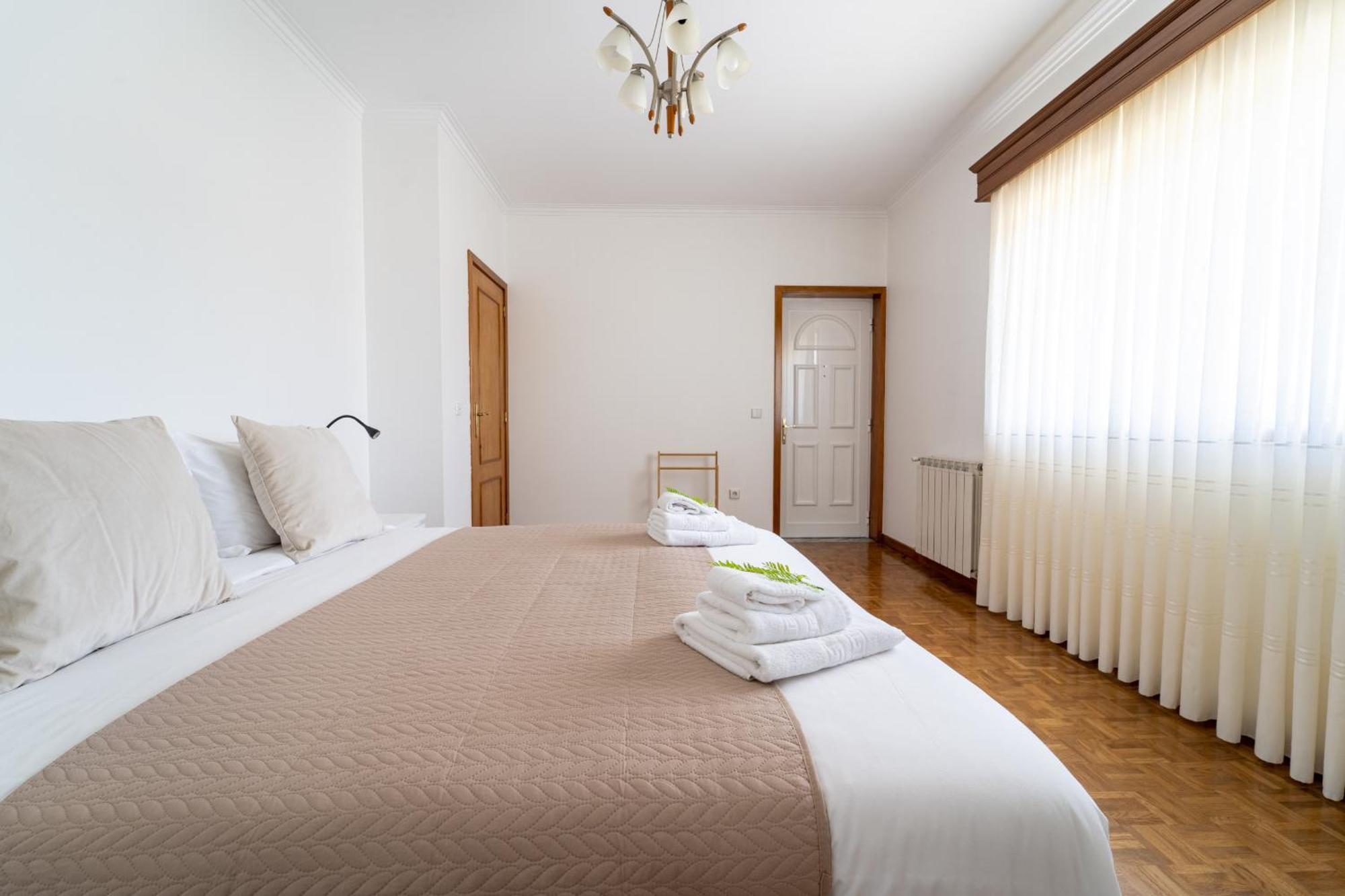 Gondomar Guimaraes - Moradia V3 Com Piscina Natural By House And People エクステリア 写真