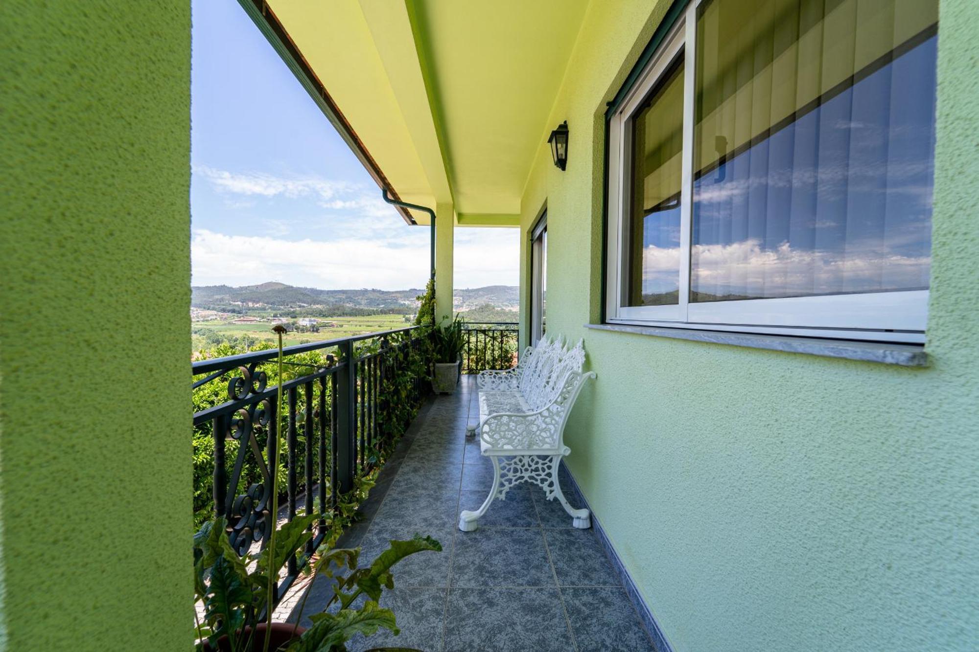 Gondomar Guimaraes - Moradia V3 Com Piscina Natural By House And People エクステリア 写真