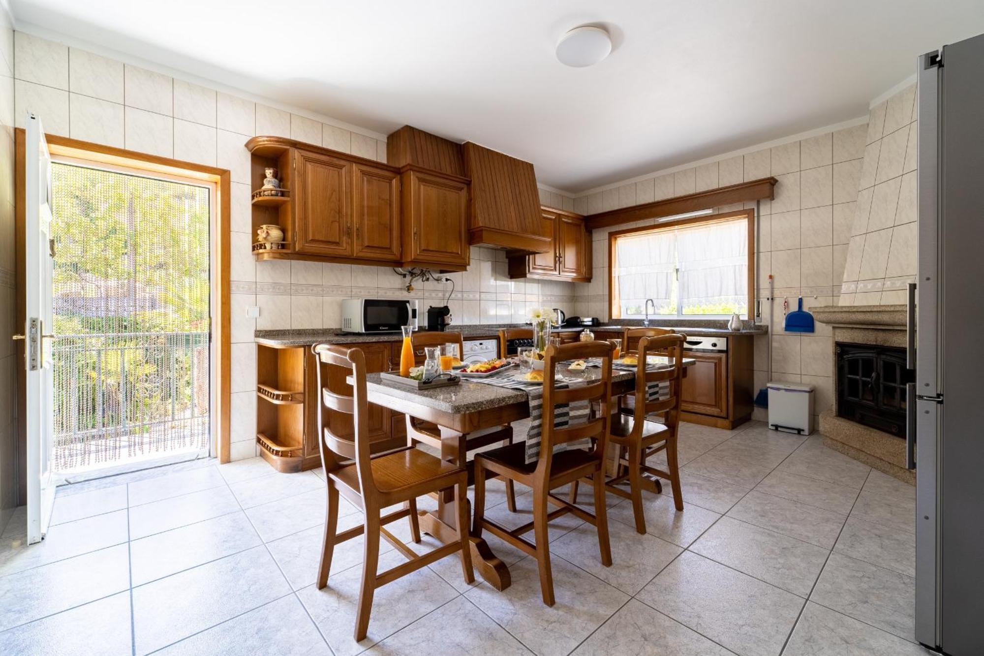 Gondomar Guimaraes - Moradia V3 Com Piscina Natural By House And People エクステリア 写真
