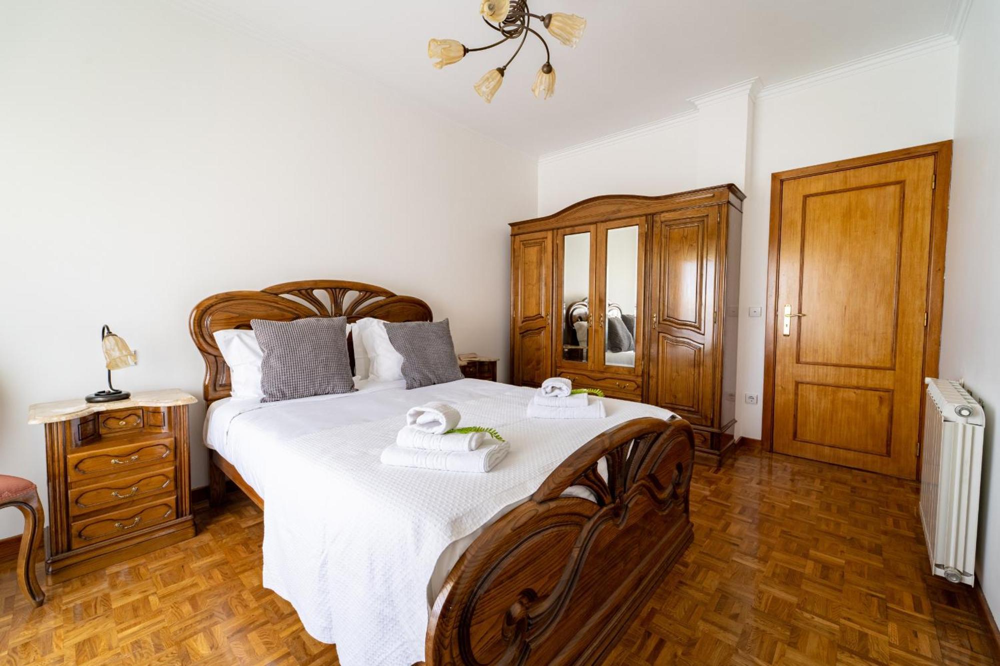 Gondomar Guimaraes - Moradia V3 Com Piscina Natural By House And People エクステリア 写真